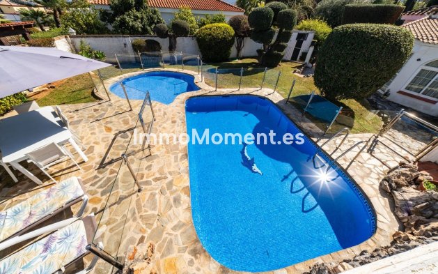 Wiederverkauf - Villa -   Inländisch - Alhaurín de la Torre