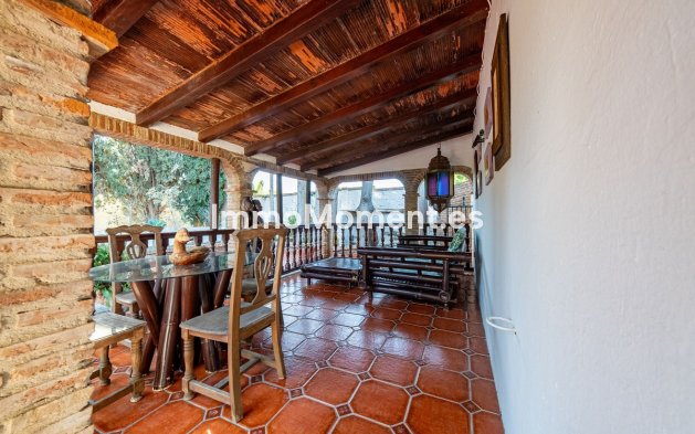 Wiederverkauf - Villa -   Inländisch - Alhaurín de la Torre