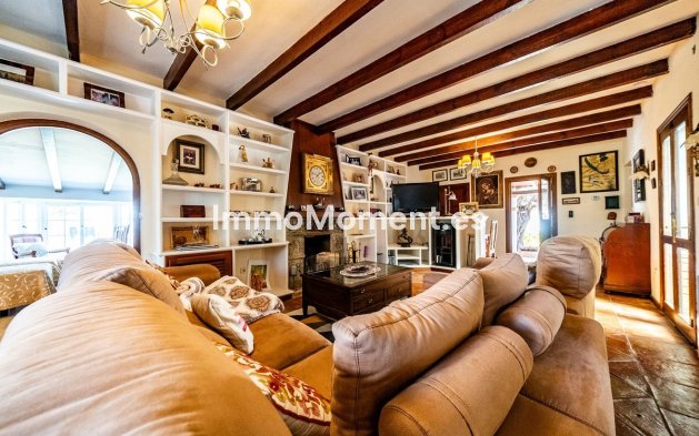 Wiederverkauf - Villa -   Inländisch - Alhaurín de la Torre