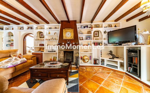 Wiederverkauf - Villa -   Inländisch - Alhaurín de la Torre