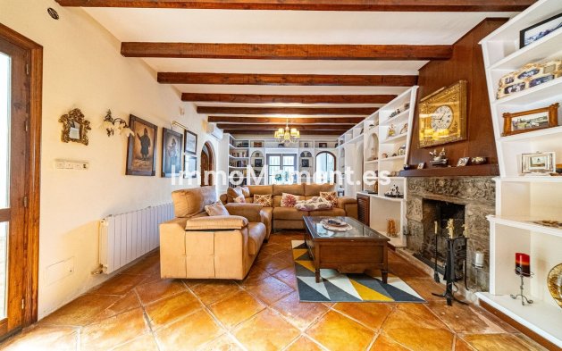 Wiederverkauf - Villa -   Inländisch - Alhaurín de la Torre