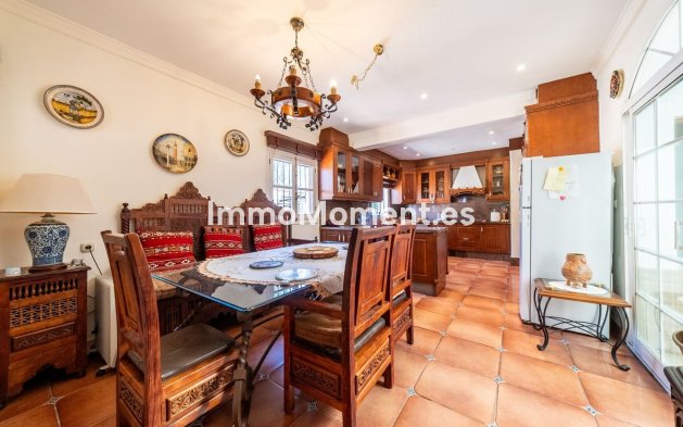 Wiederverkauf - Villa -   Inländisch - Alhaurín de la Torre