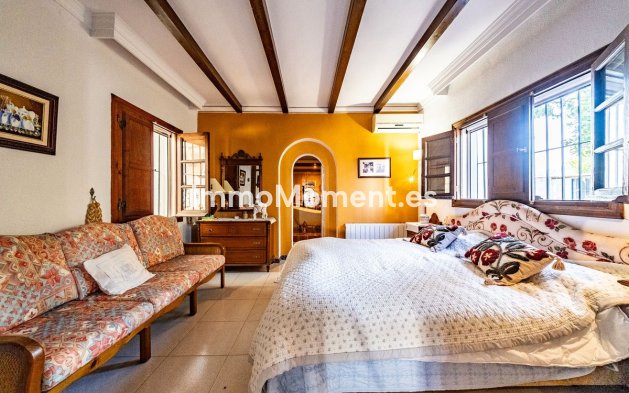 Wiederverkauf - Villa -   Inländisch - Alhaurín de la Torre