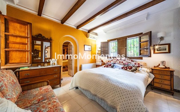 Wiederverkauf - Villa -   Inländisch - Alhaurín de la Torre