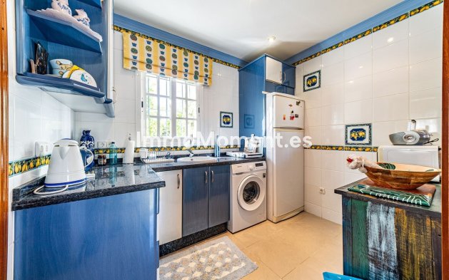 Wiederverkauf - Villa -   Inländisch - Alhaurín de la Torre