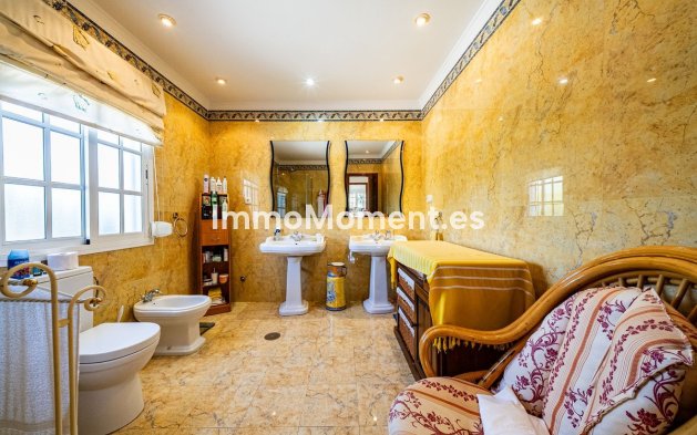 Wiederverkauf - Villa -   Inländisch - Alhaurín de la Torre