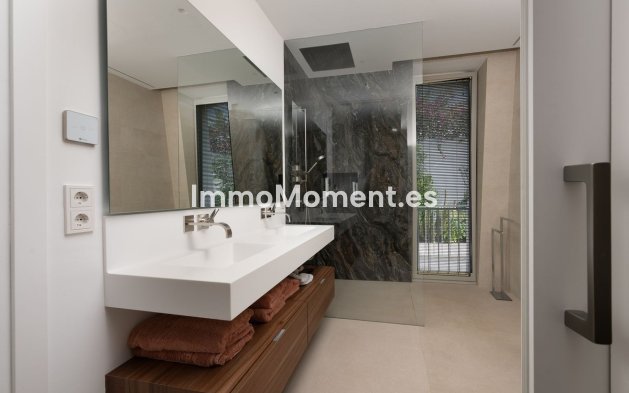 Wiederverkauf - Villa - Marbella - Marbesa