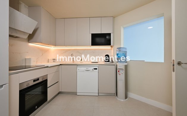 Resale - Apartment - Marbella - Elviria