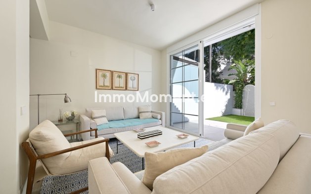 Resale - Apartment - Marbella - Elviria