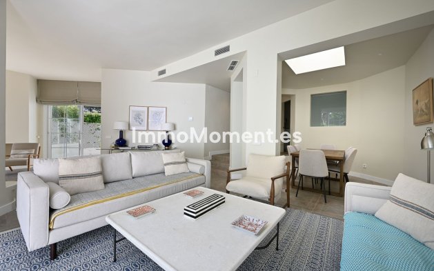 Resale - Apartment - Marbella - Elviria