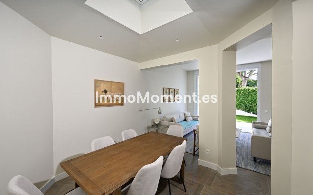 Resale - Apartment - Marbella - Elviria