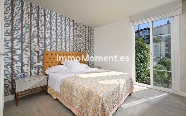 Resale - Apartment - Marbella - Elviria