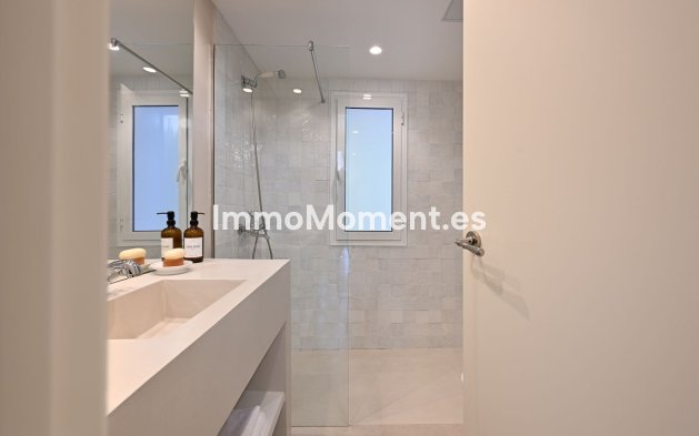 Resale - Apartment - Marbella - Elviria