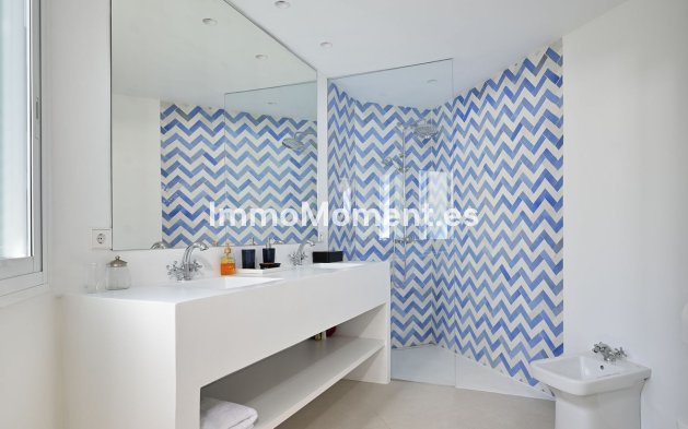 Resale - Apartment - Marbella - Elviria