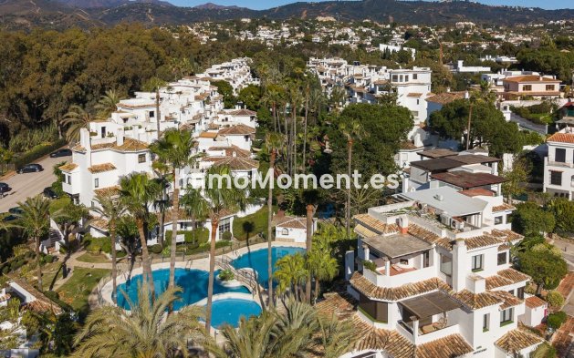 Resale - Apartment - Marbella - Elviria