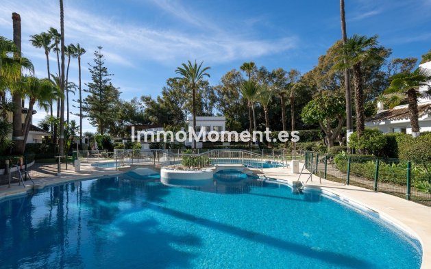 Resale - Apartment - Marbella - Elviria