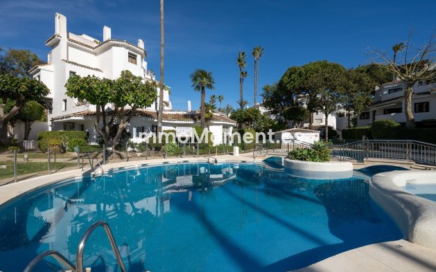 Resale - Apartment - Marbella - Elviria