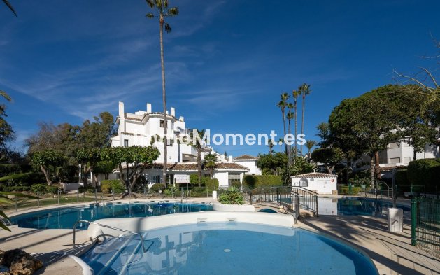 Resale - Apartment - Marbella - Elviria