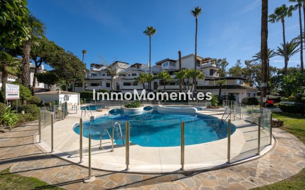 Resale - Apartment - Marbella - Elviria