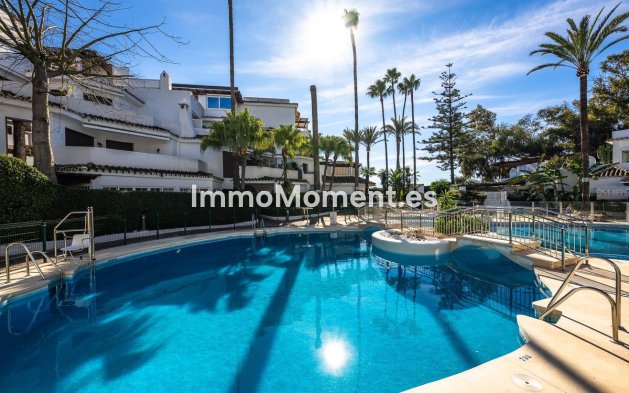 Resale - Apartment - Marbella - Elviria