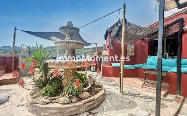 Wiederverkauf - Landhaus -   Inländisch - Monda