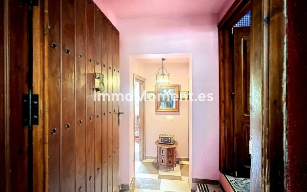 Wiederverkauf - Landhaus -   Inländisch - Monda