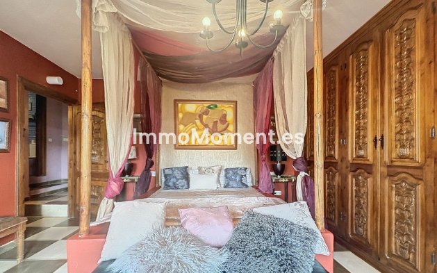 Wiederverkauf - Landhaus -   Inländisch - Monda