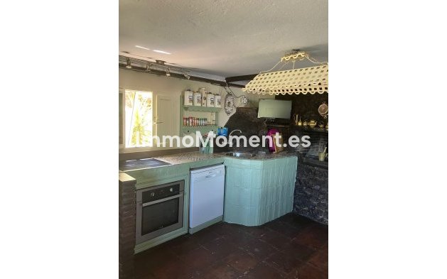 Wiederverkauf - Landhaus -   Inländisch - Monda