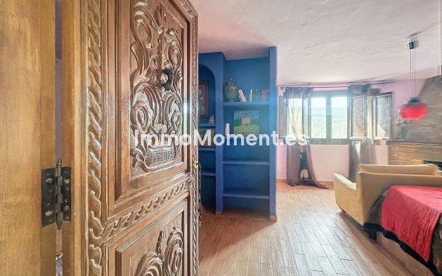 Wiederverkauf - Landhaus -   Inländisch - Monda