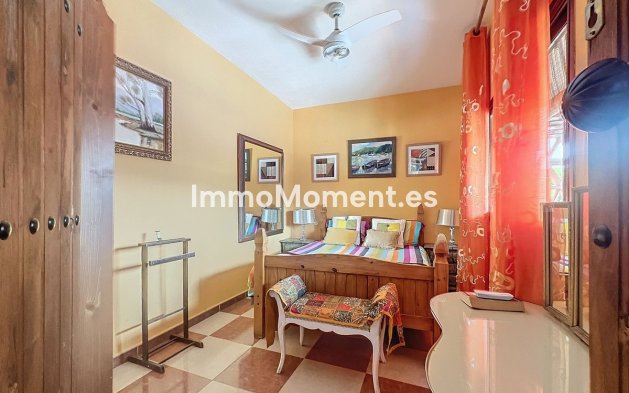 Wiederverkauf - Landhaus -   Inländisch - Monda