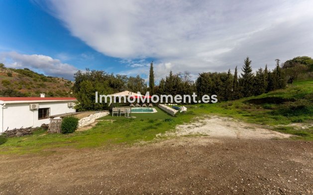 Reventa - Casa de campo - Interior  - Monda