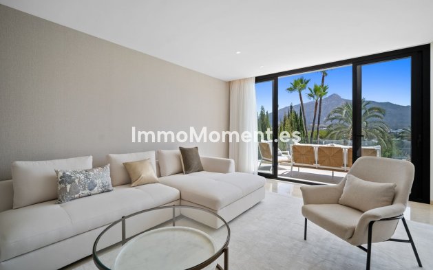 Wiederverkauf - Villa - Marbella - Nueva Andalucía