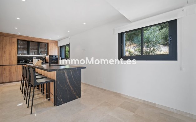 Wiederverkauf - Villa - Marbella - Nueva Andalucía