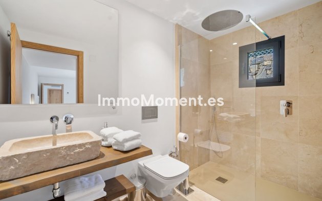 Wiederverkauf - Villa - Marbella - Nueva Andalucía