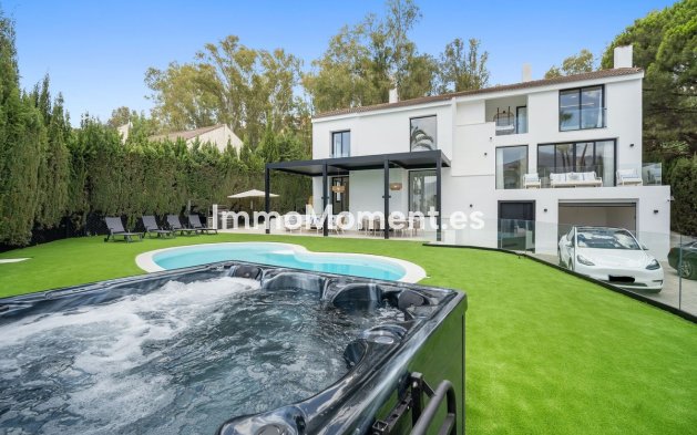 Wiederverkauf - Villa - Marbella - Nueva Andalucía