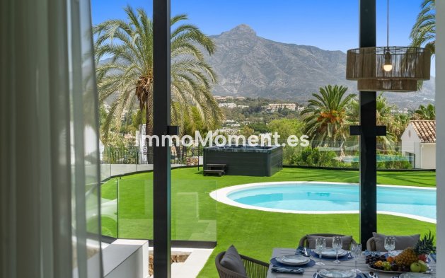 Wiederverkauf - Villa - Marbella - Nueva Andalucía