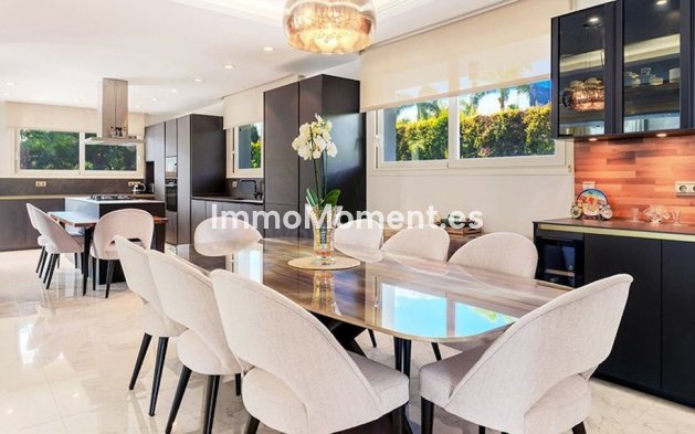 Wiederverkauf - Villa - Marbella - Nueva Andalucía