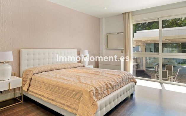 Wiederverkauf - Villa - Marbella - Nueva Andalucía