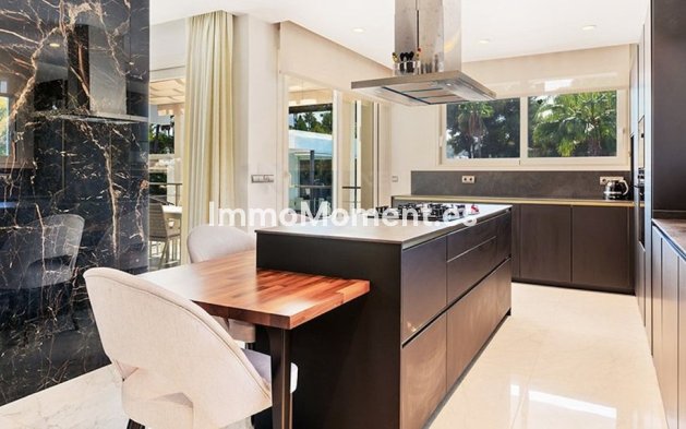 Wiederverkauf - Villa - Marbella - Nueva Andalucía