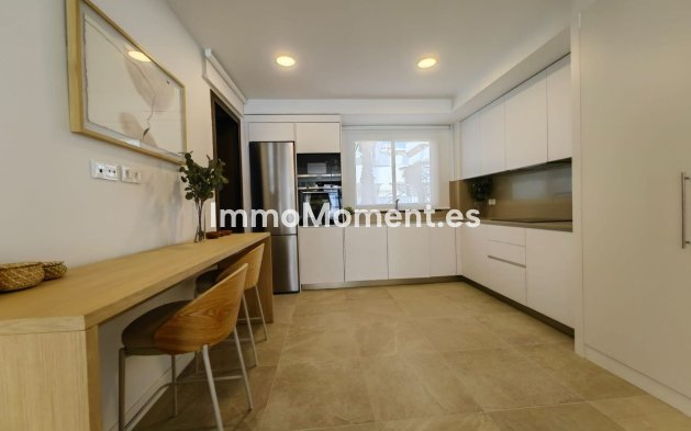 Revente - Appartement - Estepona  - Estepona Centro