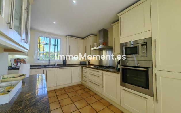 Wiederverkauf - Villa - Estepona  - Estepona Centro