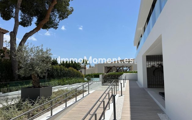 Wiederverkauf - Villa - Marbella - Nueva Andalucía