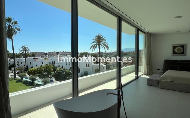 Wiederverkauf - Villa - Marbella - Nueva Andalucía