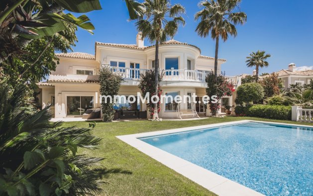 Revente - Villa - Marbella - Altos de los Monteros