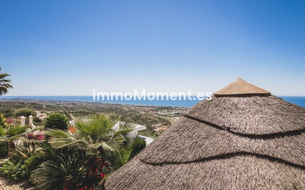 Revente - Villa - Marbella - Altos de los Monteros