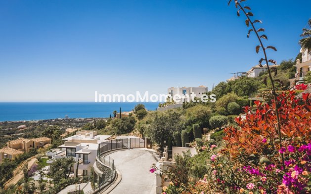 Revente - Villa - Marbella - Altos de los Monteros