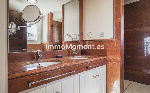 Revente - Villa - Marbella - Altos de los Monteros