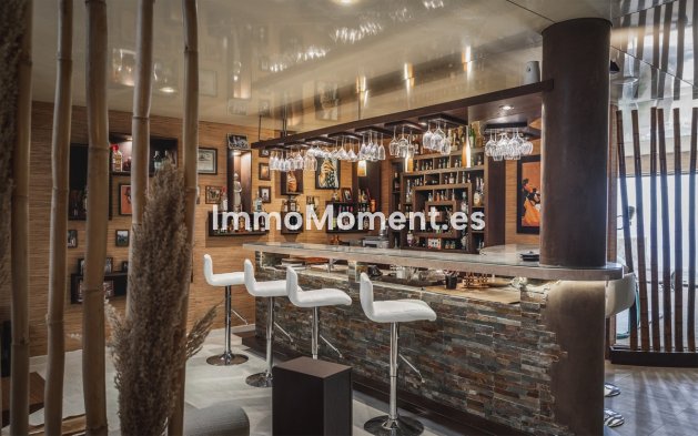 Revente - Villa - Marbella - Altos de los Monteros