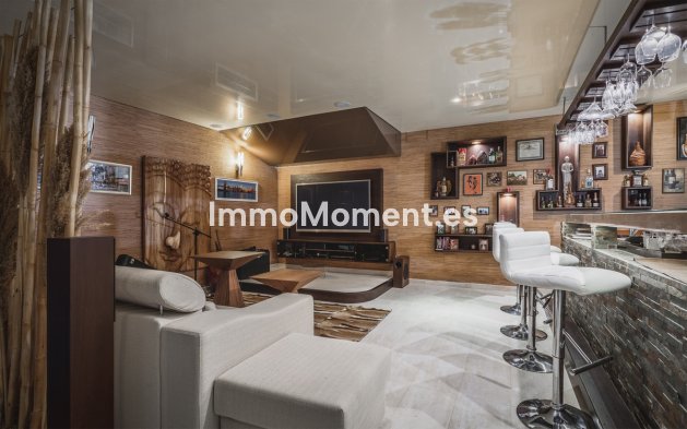 Revente - Villa - Marbella - Altos de los Monteros