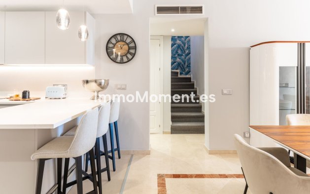 Resale - Apartment - Estepona - Atalaya